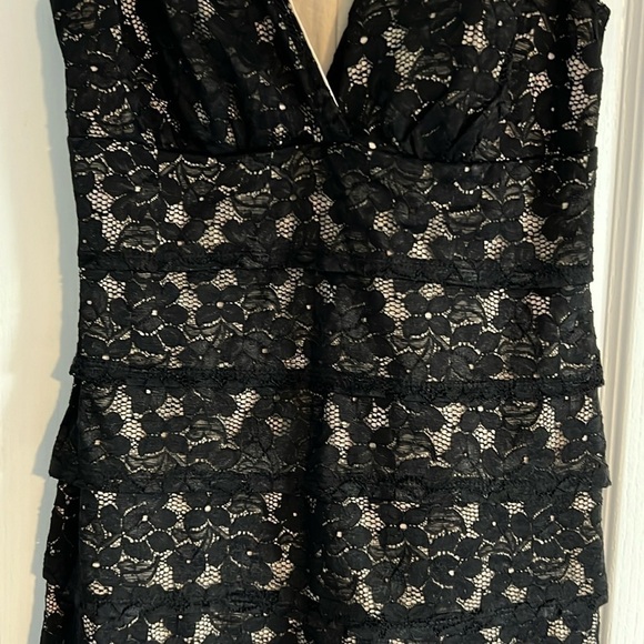 Tan & Black lace dress Vneck formal or semi formal size large - Picture 5 of 12